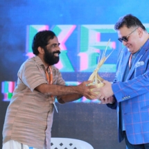 UNCENSORED; Meena Iyer in conversation with the award winning Hindi film actor Rishi Kapoor was the highlight at Thulika on Day 2 at KLF.. #KeralaLiteratureFestival #EventiaEvents #LeaveItT (2)